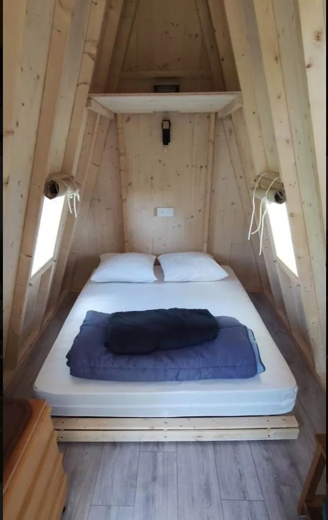 Camping Le Val Aux Fees - Broceliande Concoret Kemping