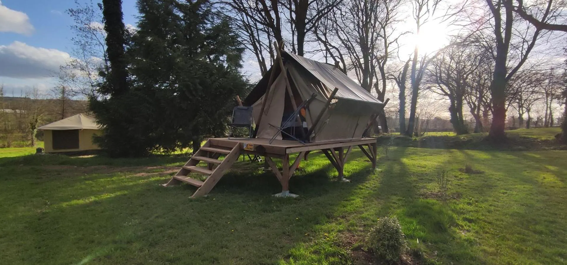 Camping Le Val Aux Fees - Broceliande Concoret