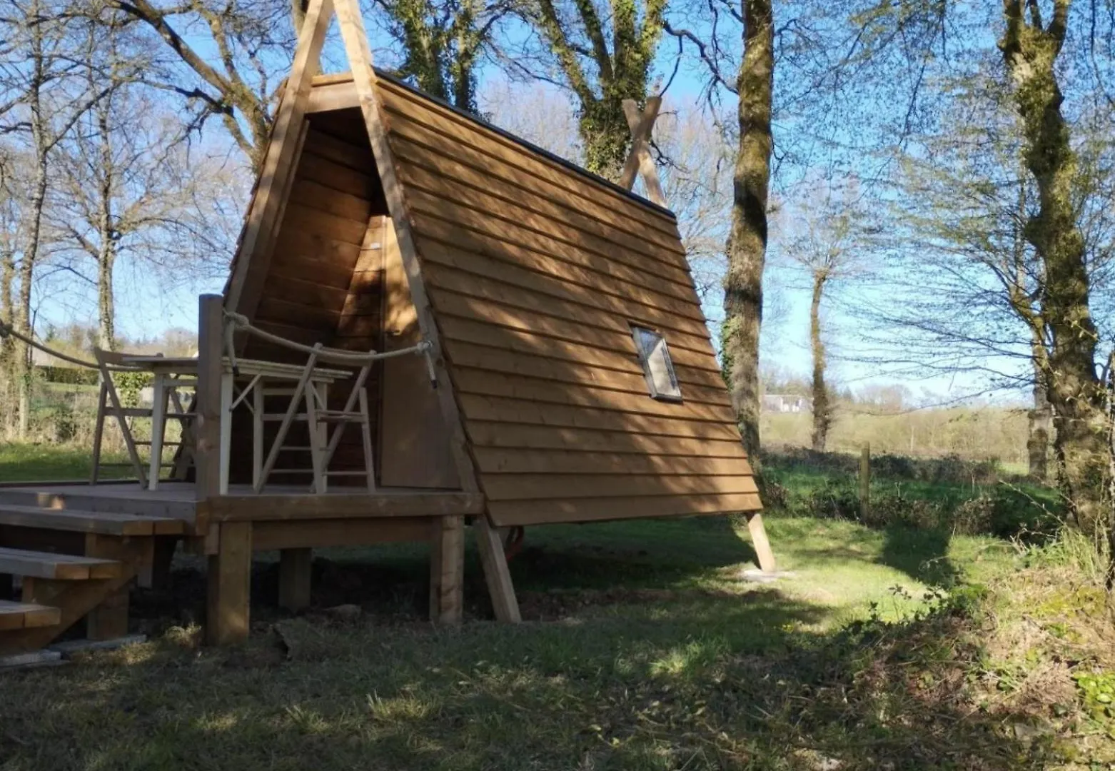 Camping Le Val Aux Fees - Broceliande Concoret Campsite