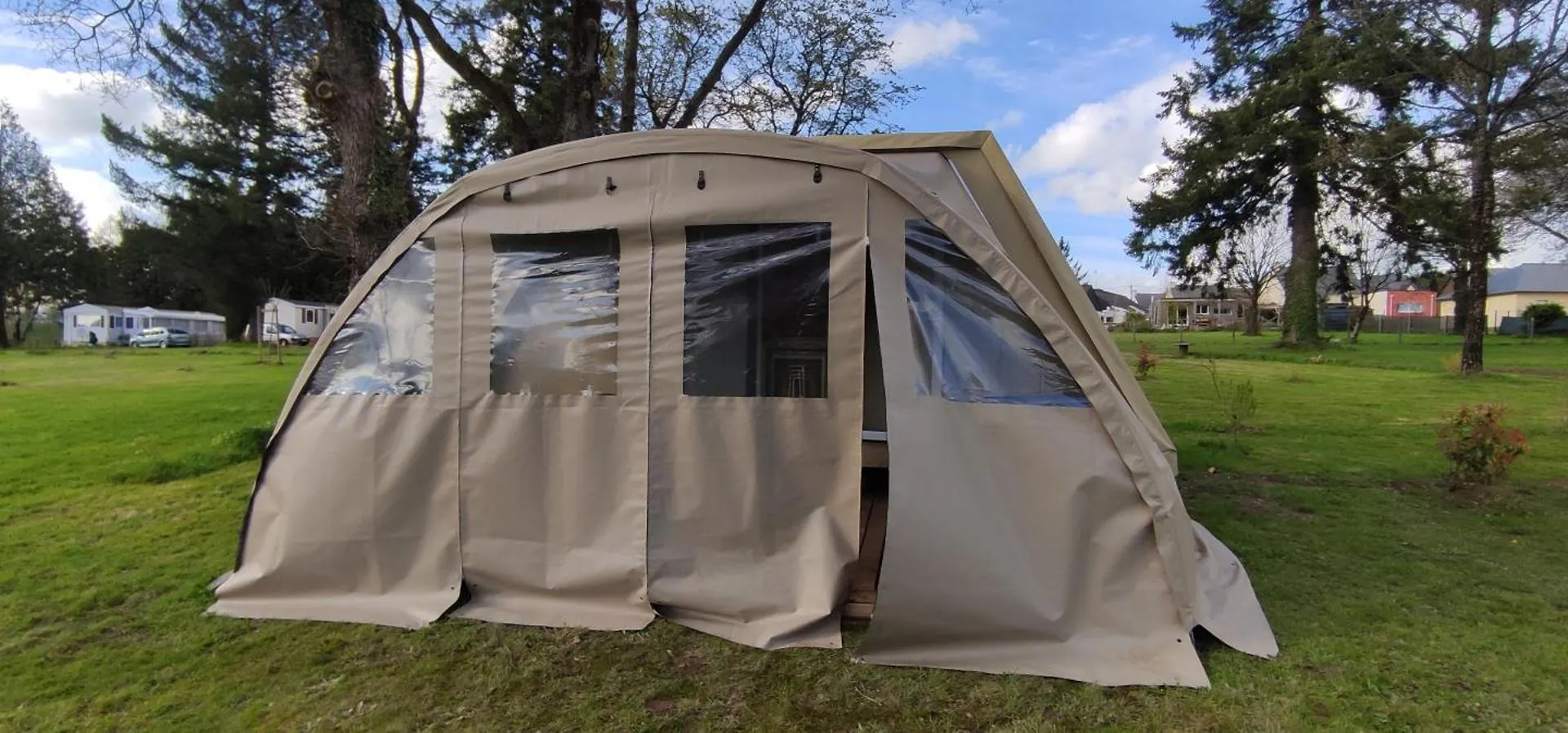 Campsite Camping Le Val Aux Fees - Broceliande Concoret