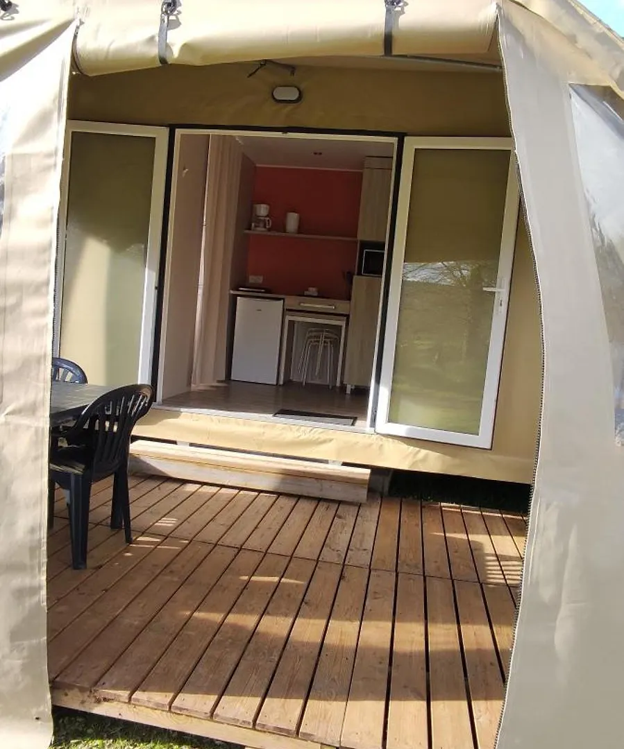 Campsite Camping Le Val Aux Fees - Broceliande Concoret