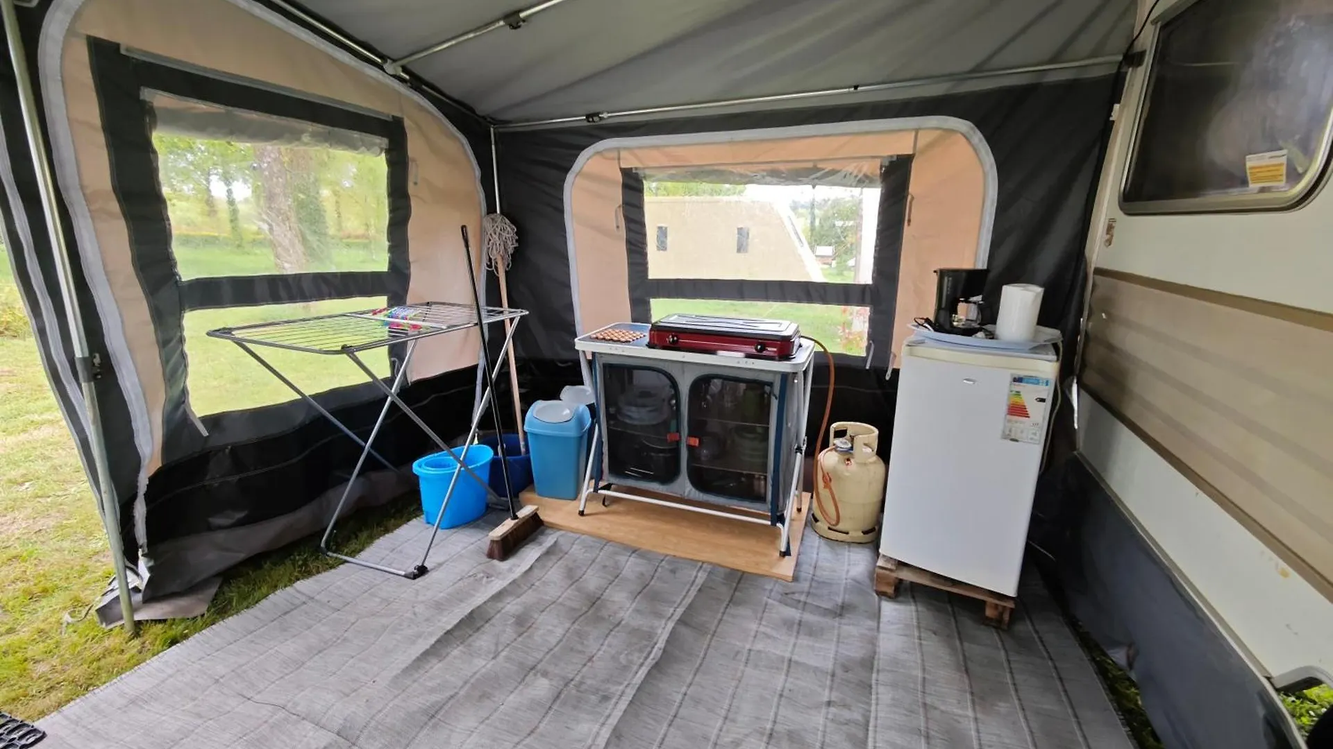 Camping Le Val Aux Fees - Broceliande Concoret France
