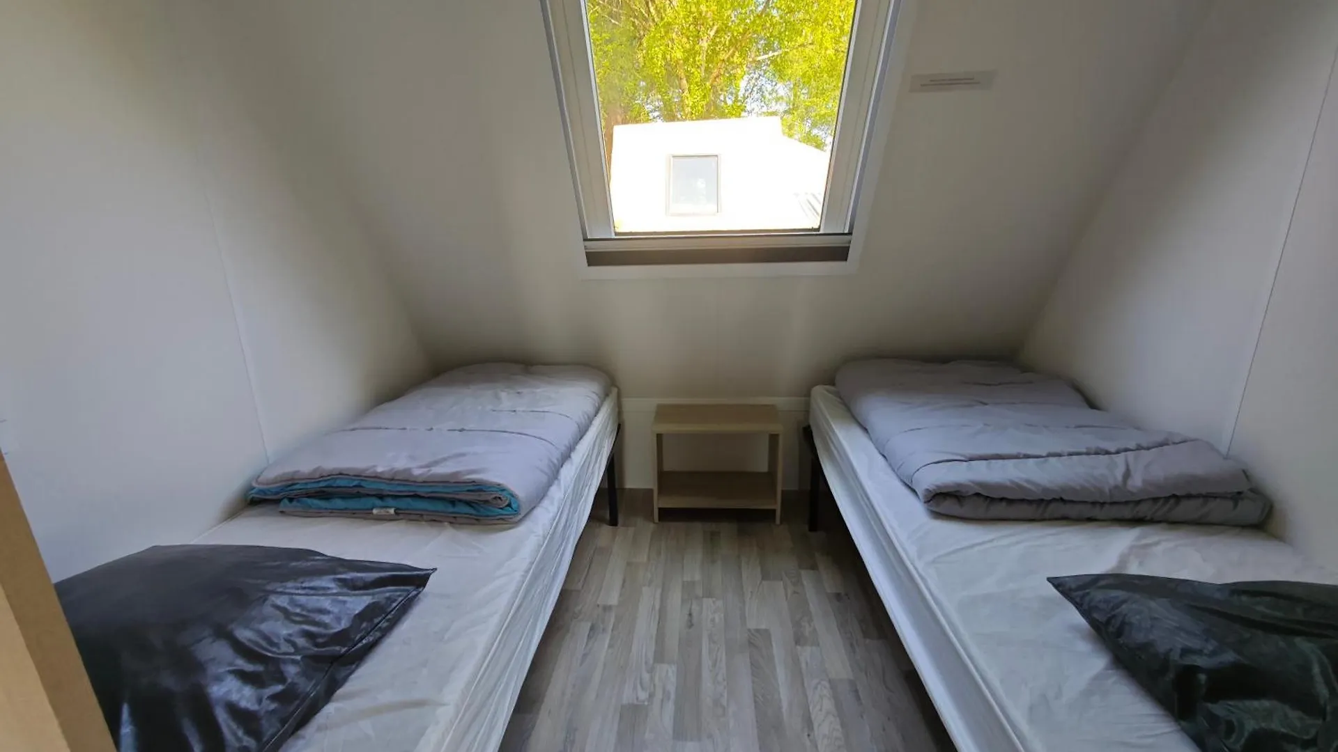 Camping Le Val Aux Fees - Broceliande Concoret