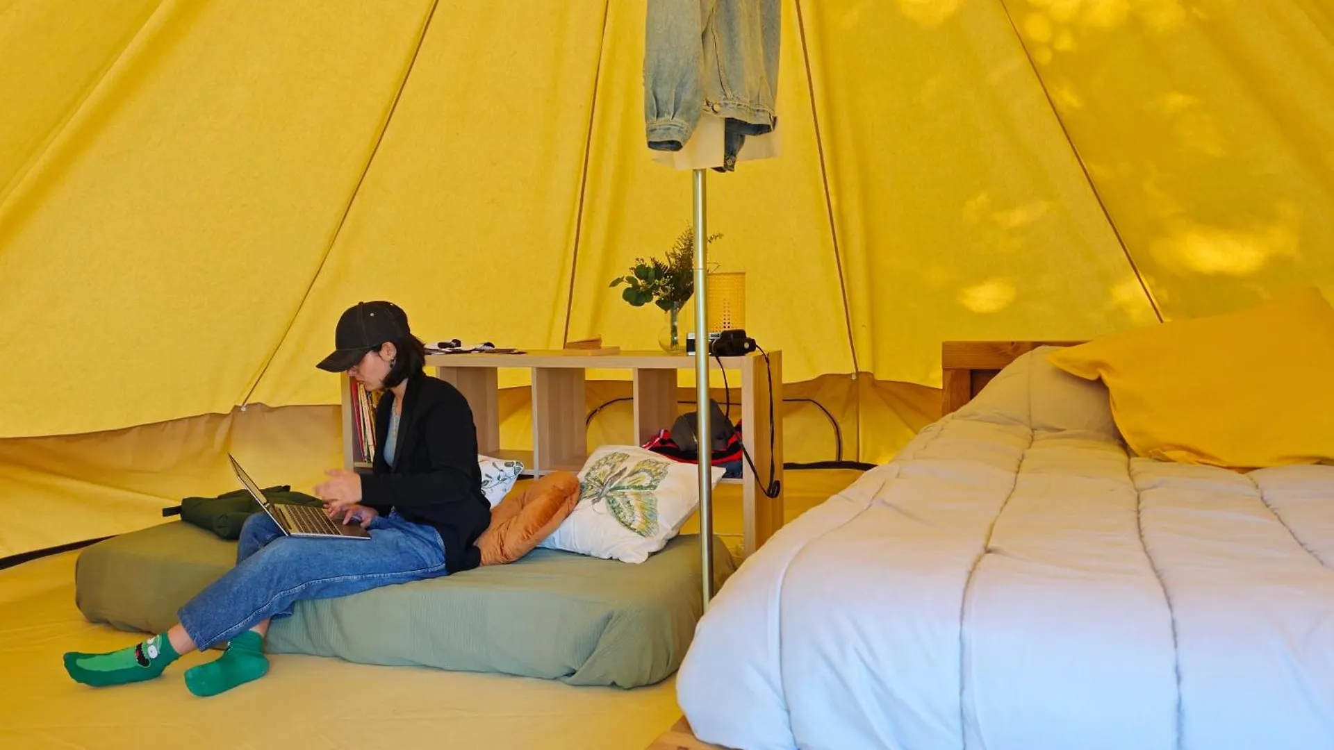 Camping Le Val Aux Fees - Broceliande Concoret Campsite